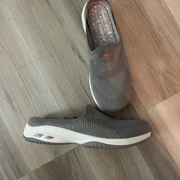 Skechers Women's Gray Slip-On Loafers - Picture 3 of 4